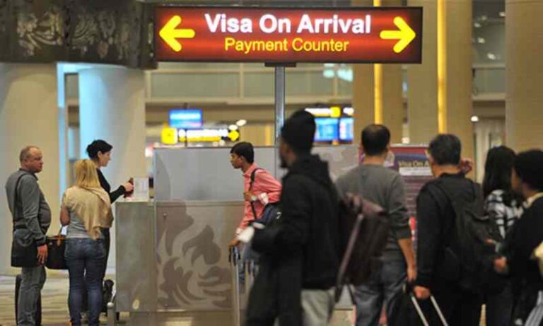 Indonesia Berencana Hapus ‘Visa on Arrival’ untuk 20 Negara Penyumbang Wisatawan Terbesar