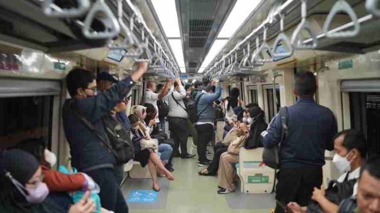Turun jadi 348 Perjalanan per Hari, Berikut Jadwal Terbaru LRT Jabodebek