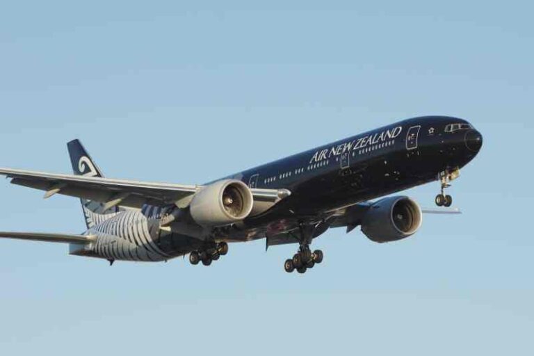 Gegara ‘Masalah Komputer’, Boeing 777-300ER Air New Zealand Tujuan Singapura RTB Setelah Tujuh Jam Mengudara