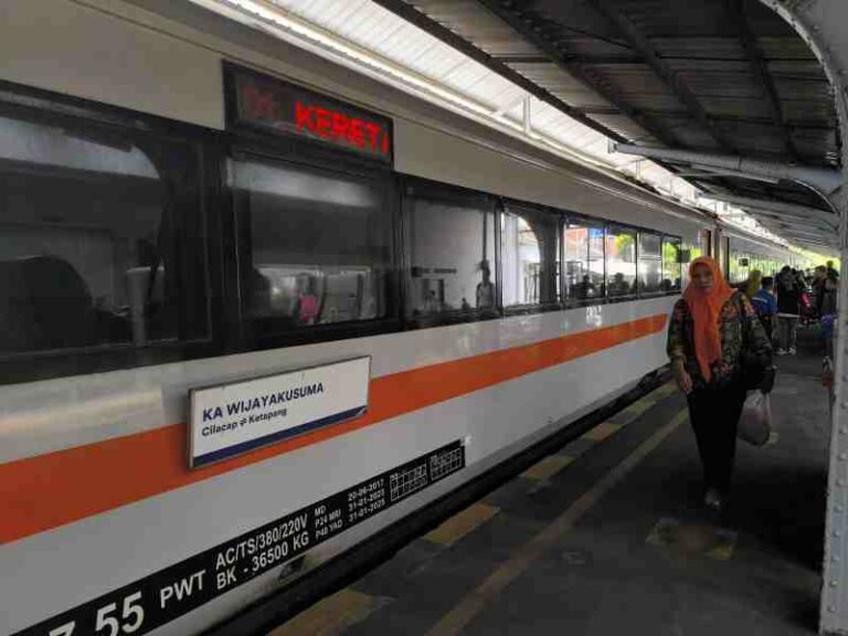 KA Wijayakusuma Dinobatkan Sebagai Kereta Api dengan Okupansi Tertinggi (193 Persen), Posisi Kedua KA Malabar