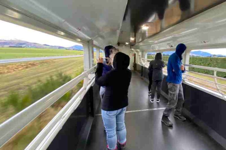 “Open-air viewing carriages” – Gerbong Pantau ‘Tanpa Jendela’ yang Bisa Diakses Gratis Semua Penumpang KiwiRail