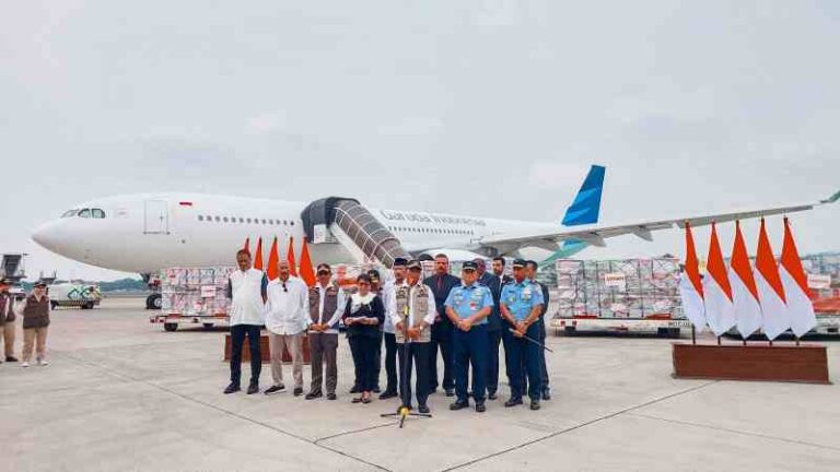 Garuda Indonesia Kirim Airbus A330-300 untuk Salurkan 28 Ton Bantuan ke Sudan, Yaman dan Palestina