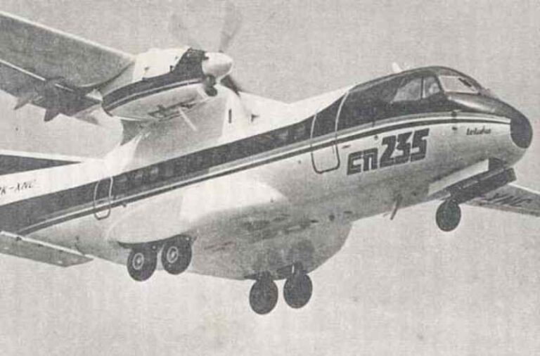 41 Tahun Lalu, Prototipe CN-235 Terbang Perdana, “Sukses di Pasar Militer Tapi Gagal di Pasar Sipil”