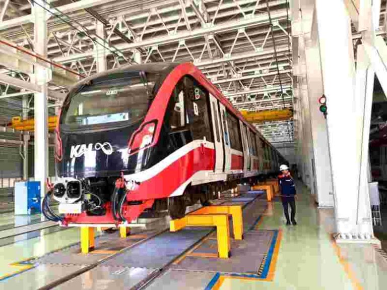 Dilengkapi Underfloor Lifting System, KAI Pastikan Operasional LRT Jabodebek dengan Perawatan Berkelanjutan