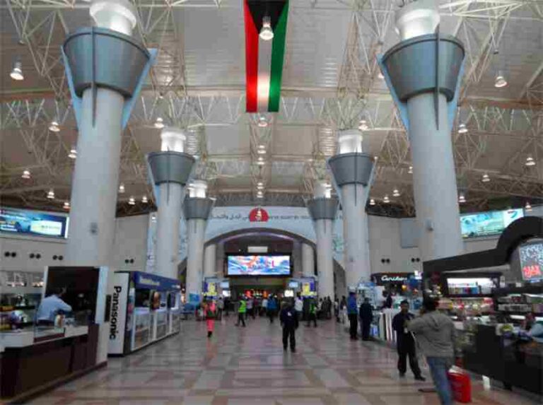 Waktu Transit Anda Lebih dari Empat Jam, Meski Tak Keluar dari Bandara Wajib Punya ‘Visa Transit’ di Kuwait