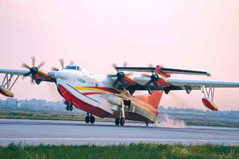Hari Ini Tujuh Tahun Lalu, Prototipe Pesawat Amfibi Terbesar AG600 “Kunlong” Terbang Perdana