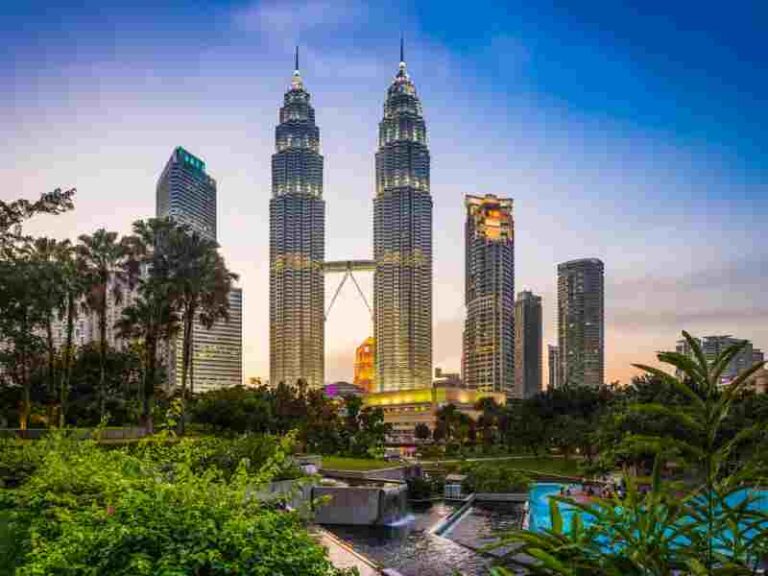 Mulai 1 Desember, Pelancong Ke Malaysia Harus Lengkapi ‘Kartu Kedatangan Digital’ 3 Hari Sebelum Tiba