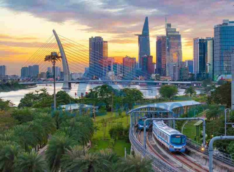 Ho Chi Minh Resmi Operasikan Jaringan Kereta Metro Sepanjang 19,7 Kilometer