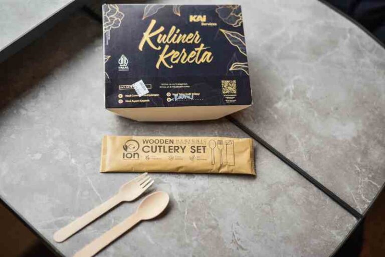 Gunakan Wooden Cutlery, KAI Services Dukung Gerakan Ramah Lingkungan pada Produk Kuliner Kereta 