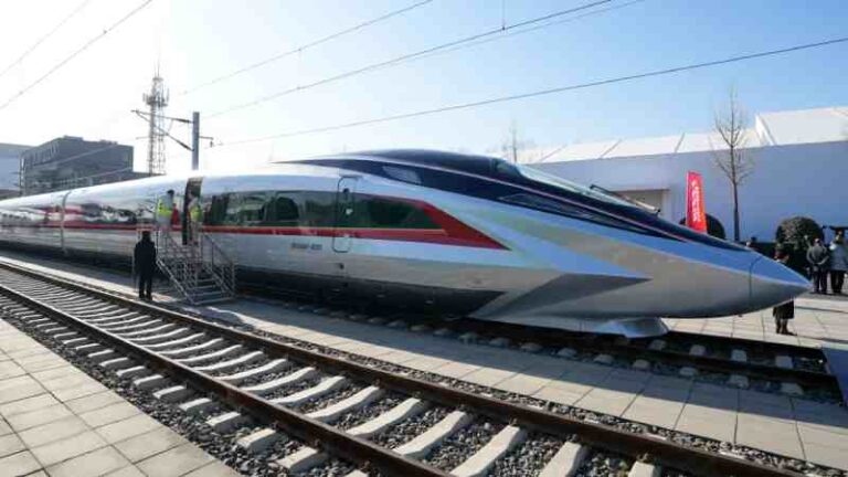 Cina Tampilkan Prototipe CR450, Kereta Cepat Next Generation Tembus 450 Km per Jam