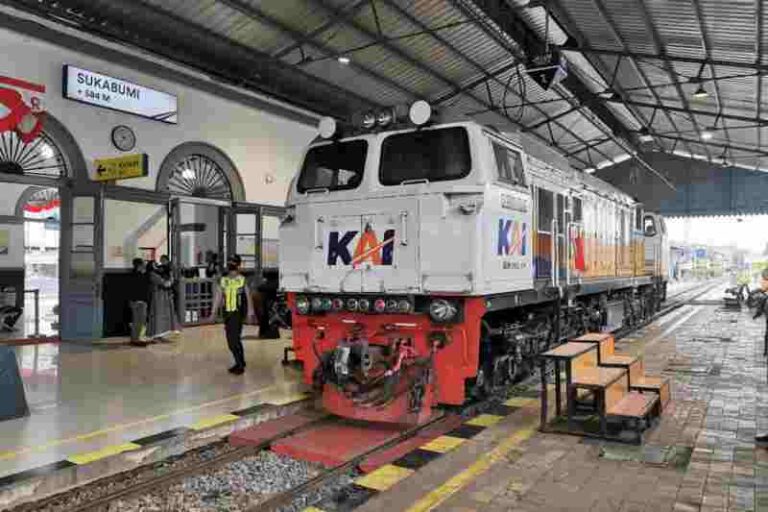 Tak Perlu Mahal, Hiling Naik KA Pangrango Cukup Bayar Tiket Mulai dari Rp30 Ribu Aja!