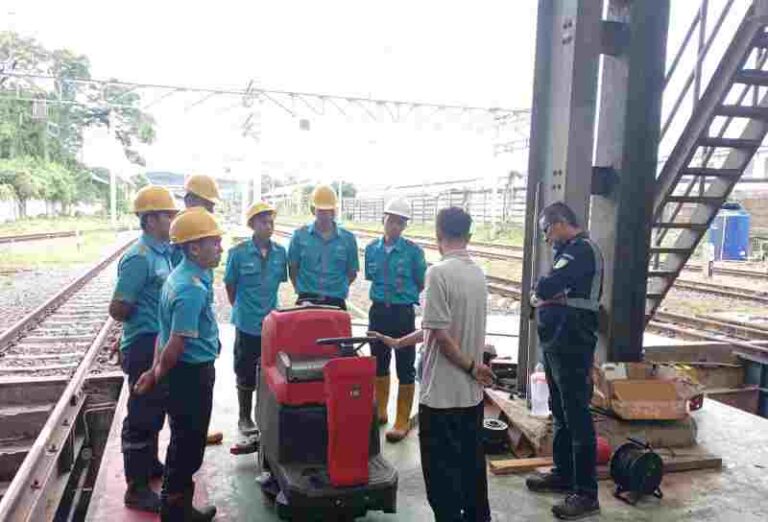 Bikin Stasiun Bersih dan Ramah Lingkungan, KAI Services Terapkan Efisiensi dengan Smart Cleaning