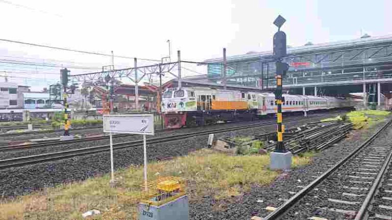 Hiasi Lokomotif dengan Livery Pohon Kelapa Sawit, Yuk, Cari Tahu Alasannya