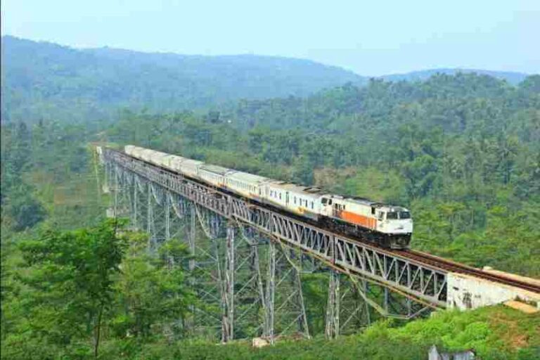 Yuk, Kenali Nama-nama Jembatan Bersejarah di Jalur Priangan. Sssstt … Usianya Sudah Seratus Tahun, lho.