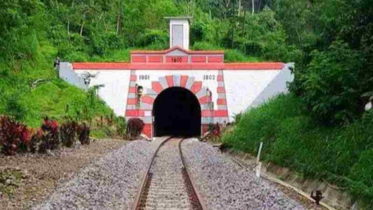 Sempat Hancur Dilanda Gempa, Terowongan Mrawan Kembali Kokoh Hingga Ratusan Tahun
