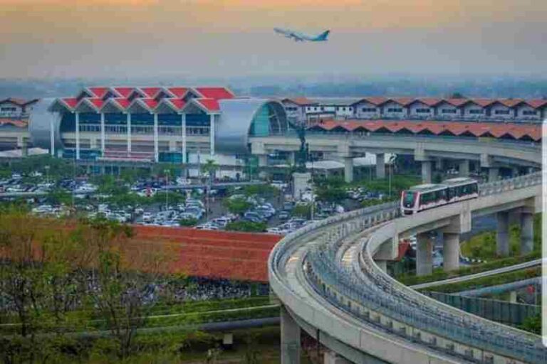 Mau ke Bandara Harus Naik KA? Yuk, Simak Stasiun-stasiun KA yang Terhubung dengan Bandara dan Tarifnya
