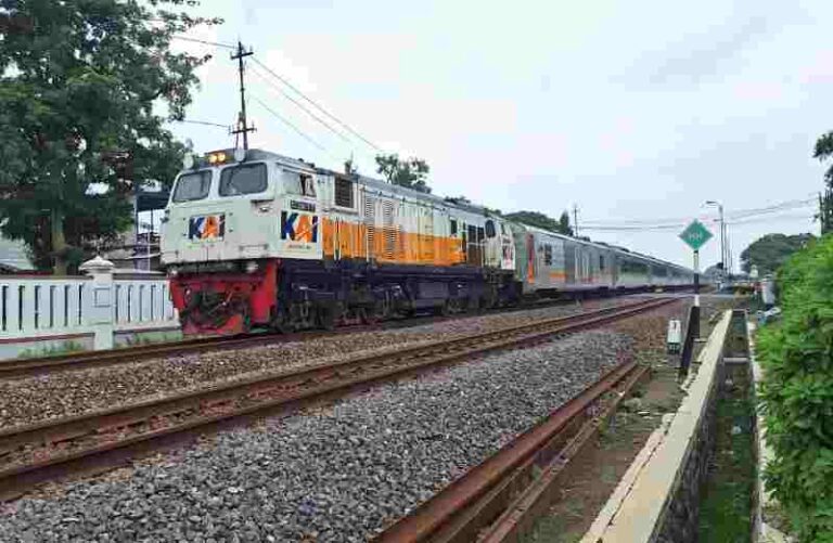 Ini Jarak yang Dibutuhkan Kereta Api Saat Berhenti