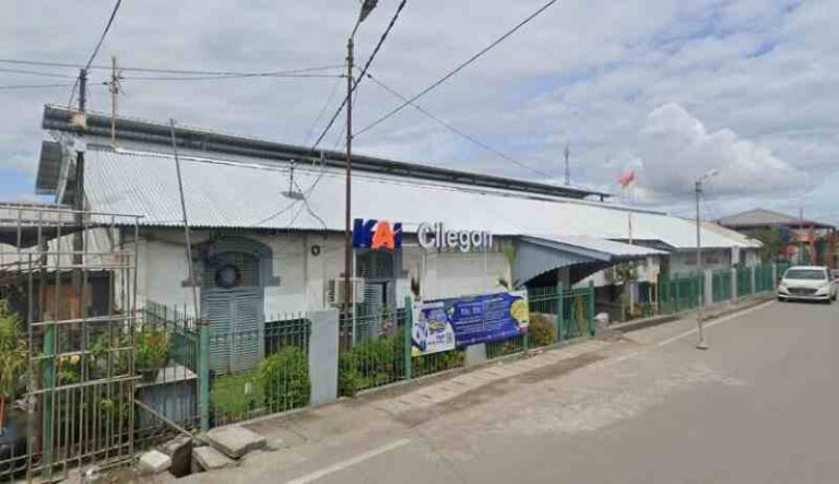 Kisah Stasiun Cilegon, Selain Penumpang Juga Sibuk dengan Langsiran Gerbong Era PJKA
