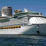 Voyager_of_the_Seas_in_Sydney (1)
