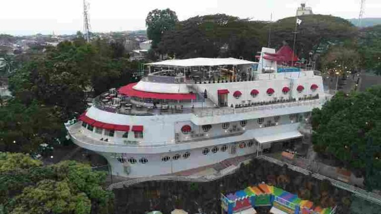 Unik! Hotel ini Hadirkan Suasana Buka Puasa di Kapal Pesiar
