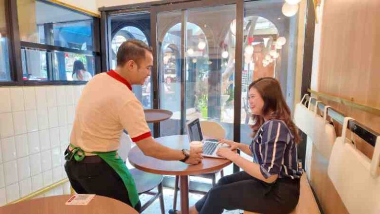 Antisipasi Lonjakan Penumpang Mudik, KAI Services Buka Lowongan Daily Worker untuk Loko Cafe