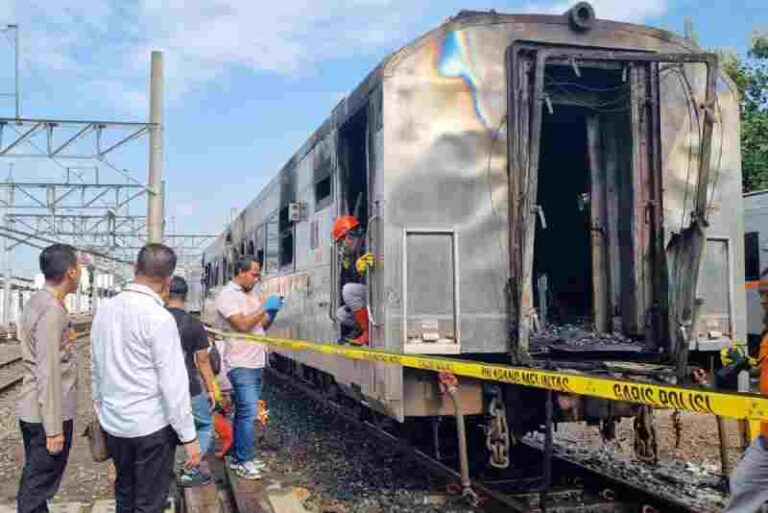 Terungkap! Ternyata Ini Alasan Pelaku yang Membakar Kereta di Yogyakarta