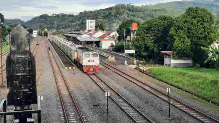 Yuk Kenali, Rambu-rambu Kereta Api yang Sering Kita Lihat Saat Diperjalanan