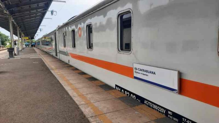 Tak Perlu Biaya Mahal, KAI Tawarkan Tarif Khusus yang Lebih Murah di KA Cakrabuana dan Gunung Jati