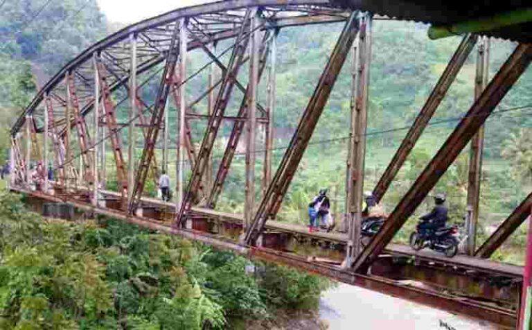 Inilah 5 Jalur Kereta Api Non Aktif di Jawa Barat yang Dilirik Pemerintah untuk Reaktivasi.