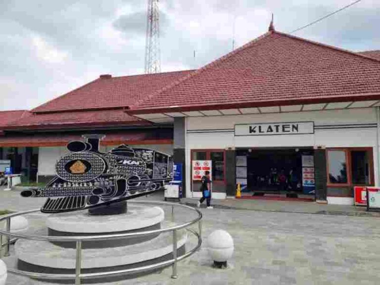 Sebagai Bagian Jaringan Lintas Solo-Yogya, KAI Lakukan Beautifikasi di Stasiun Klaten