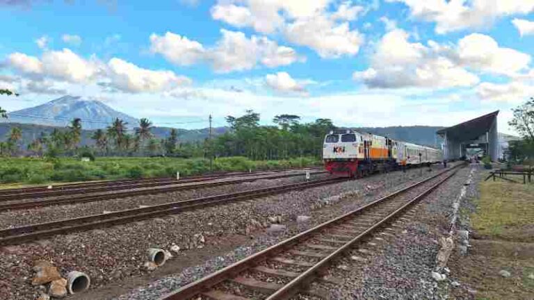 Setelah Bandung, Destinasi Favorit Berikutnya yang Cocok Gunakan Kereta Api adalah Banyuwangi