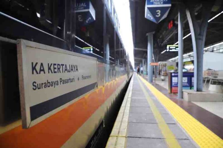 Tak Hanya Manusia, Berikut ini Sejumlah Kereta Api yang Pernah Berganti Nama