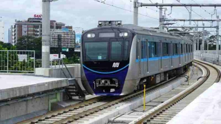 Jangan Lupa Besok, Naik MRT, LRT, dan Transjakarta Tarifnya Cuma Rp1 Aja