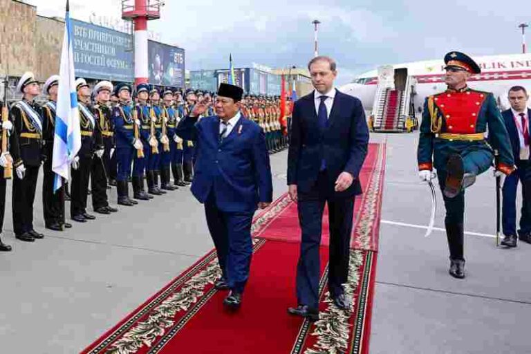 Tiba di St. Petersburg, Presiden Prabowo Mendarat di ‘Pulkovo’ – Salah Satu Bandara Tersibuk di Rusia