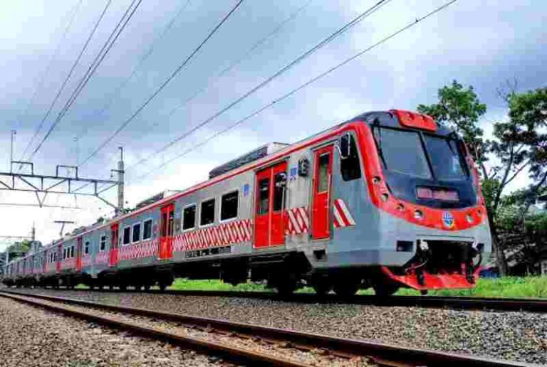 Antisipasi Penumpang Membludak, KRL Yogya – Solo Tambah 3 Perjalanan