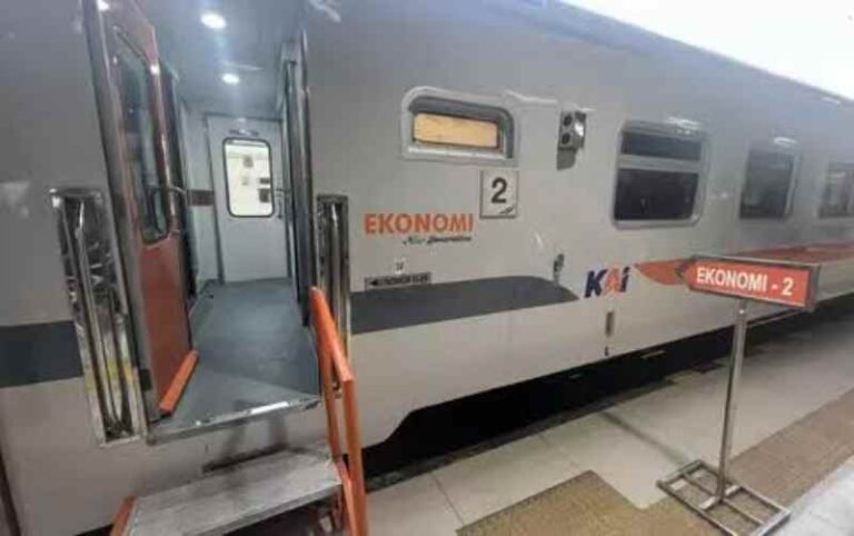 Wajib Tahu! Ini Tips Memilih Nomor Kursi Full Jendela di Kereta New Generation Modifikasi