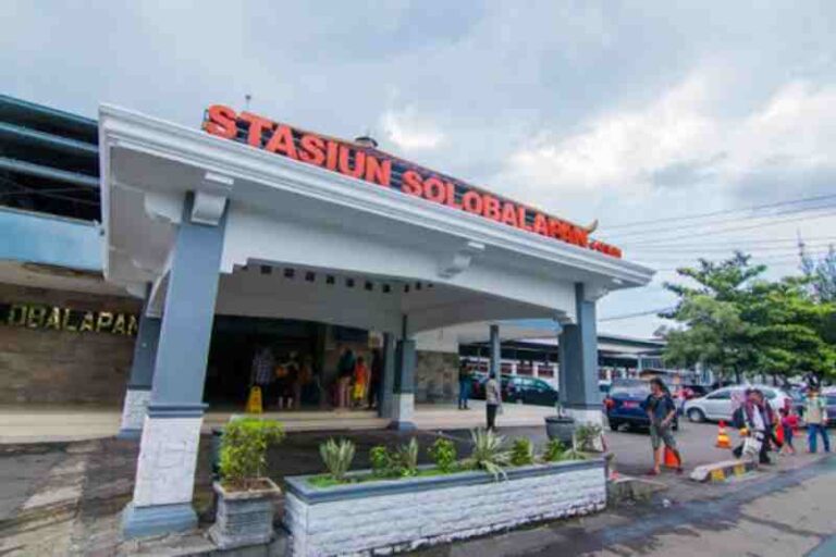 Stasiun Solo Balapan tak Lagi Putar Lagu Bengawan Solo Saat Kedatangan Kereta Api. Royalti?