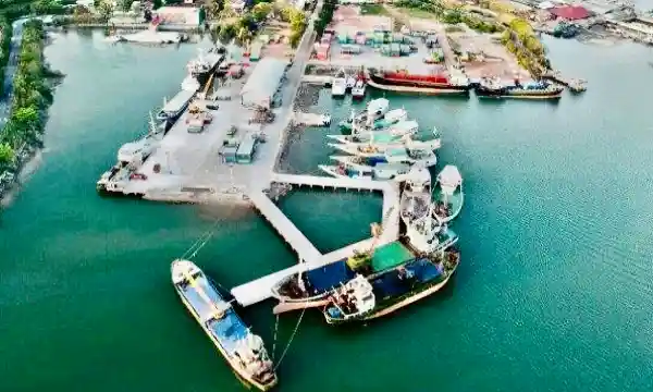 Kapal Bersandar Angkut Hasil Timah ke Eropa, Ini Sejarah Pelabuhan Tanjung Pandan
