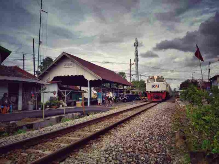 Halte Gebang: Saksi Bisu Tempat Singgah Presiden Soekarno Saat Gunakan Kereta Api