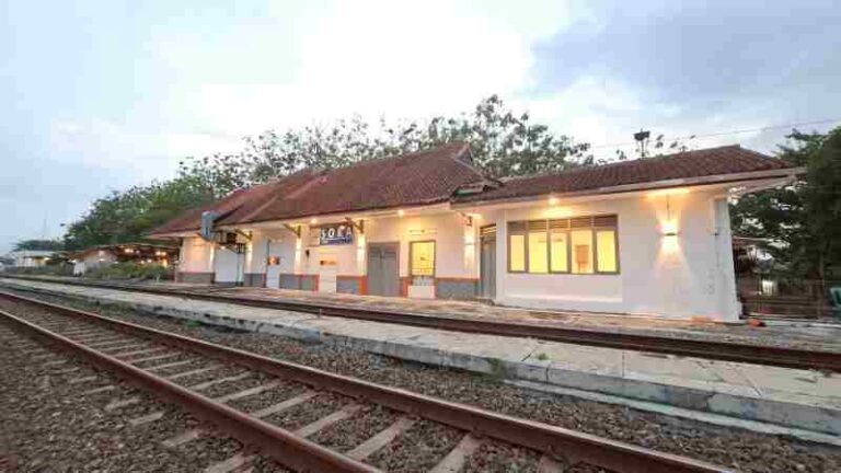Stasiun Soka: Dulu Tempat Persilangan, Sekarang Jadi Tempat Kulineran