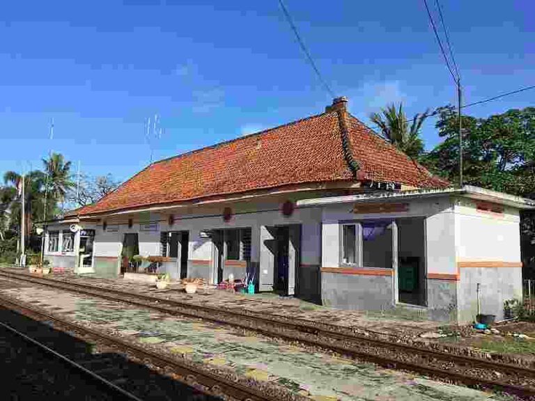 Stasiun Kasugihan: Semua KA dari Cilacap Wajib Berhenti Disini, Kenapa?