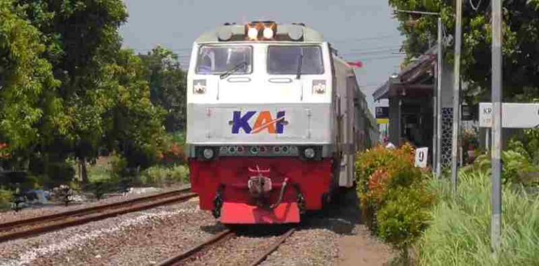Stasiun Kras Kediri: Bangunan Peninggalan Belanda yang Masih Kokoh