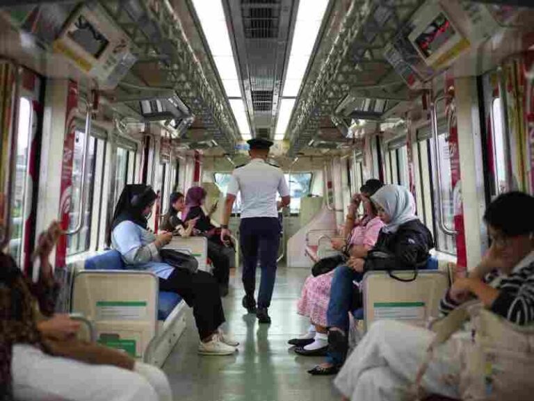 LRT Jabodebek Pecahkan Rekor! Penumpang Tembus 7,7 Juta di Triwulan III 2025, Naik 15,6%