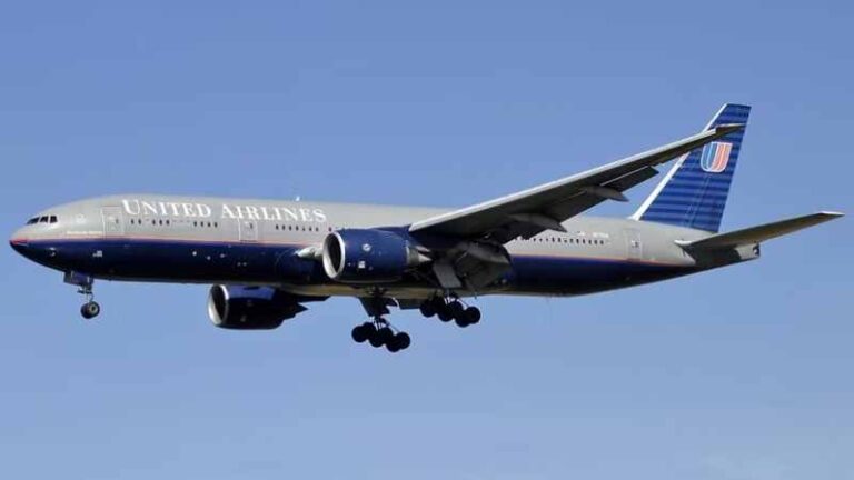 Lebih dari 30 Tahun, Boeing 777-200 Tertua Masih Mengudara Oleh United Airlines