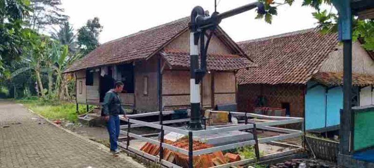 Menyusuri Sejarah Kereta Api: Prasasti Corong Air, Bukti Kokoh Jalur Kuno Rangkasbitung–Pandeglang