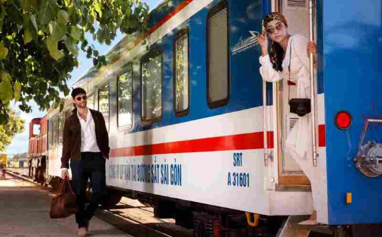 Menikmati ‘Slow Travel’ Berkelas: Mengintip Kemewahan Kereta Wisata Ikonik The Vietage di Vietnam