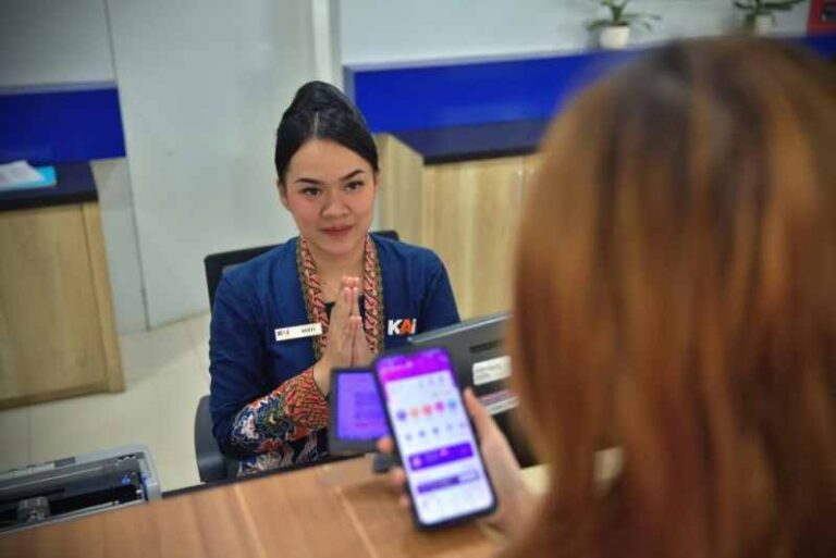 Sempat Ditutup, Kini Masyarakat Kembali Bisa Memesan Tiket KA Desember Mendatang