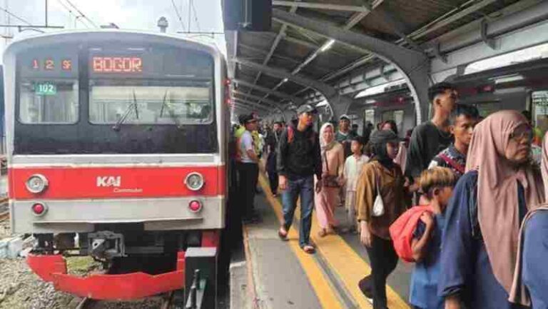 KAI Tegaskan Perjalanan KRL Tak Mungkin Beroperasi 24 Jam, Ini Alasannya