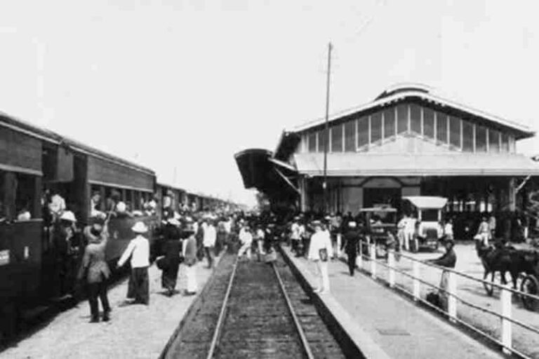 Stasiun Purwosari: Saksi Sejarah Pertemuan Jalur Trem Kuda Menuju Boyolali