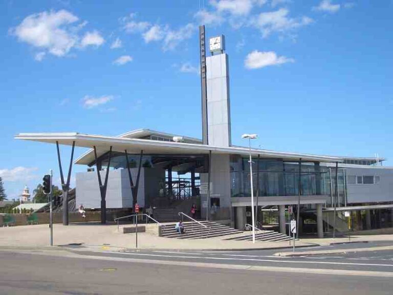 Dari Inggris ke Sydney: Sejarah dan Peran Krusial Stasiun Liverpool yang Bukan di Merseyside